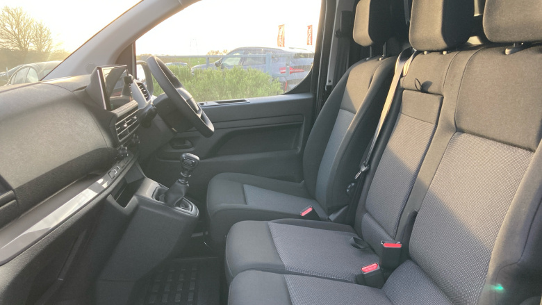 Vauxhall Vivaro L1 Diesel 1.5 Turbo D 120 Pro H1 Van